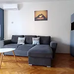 Apartment Azure Split
